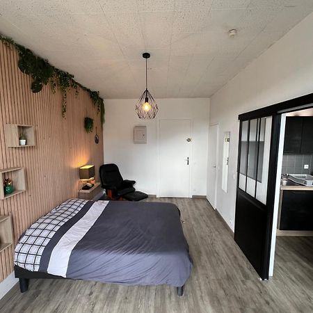 Studio meublé refait à neuf en Centre Ville Aix-les-Bains Extérieur photo