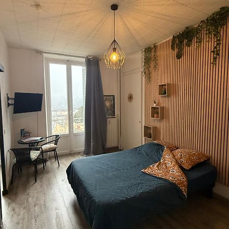 Studio meublé refait à neuf en Centre Ville Aix-les-Bains Extérieur photo